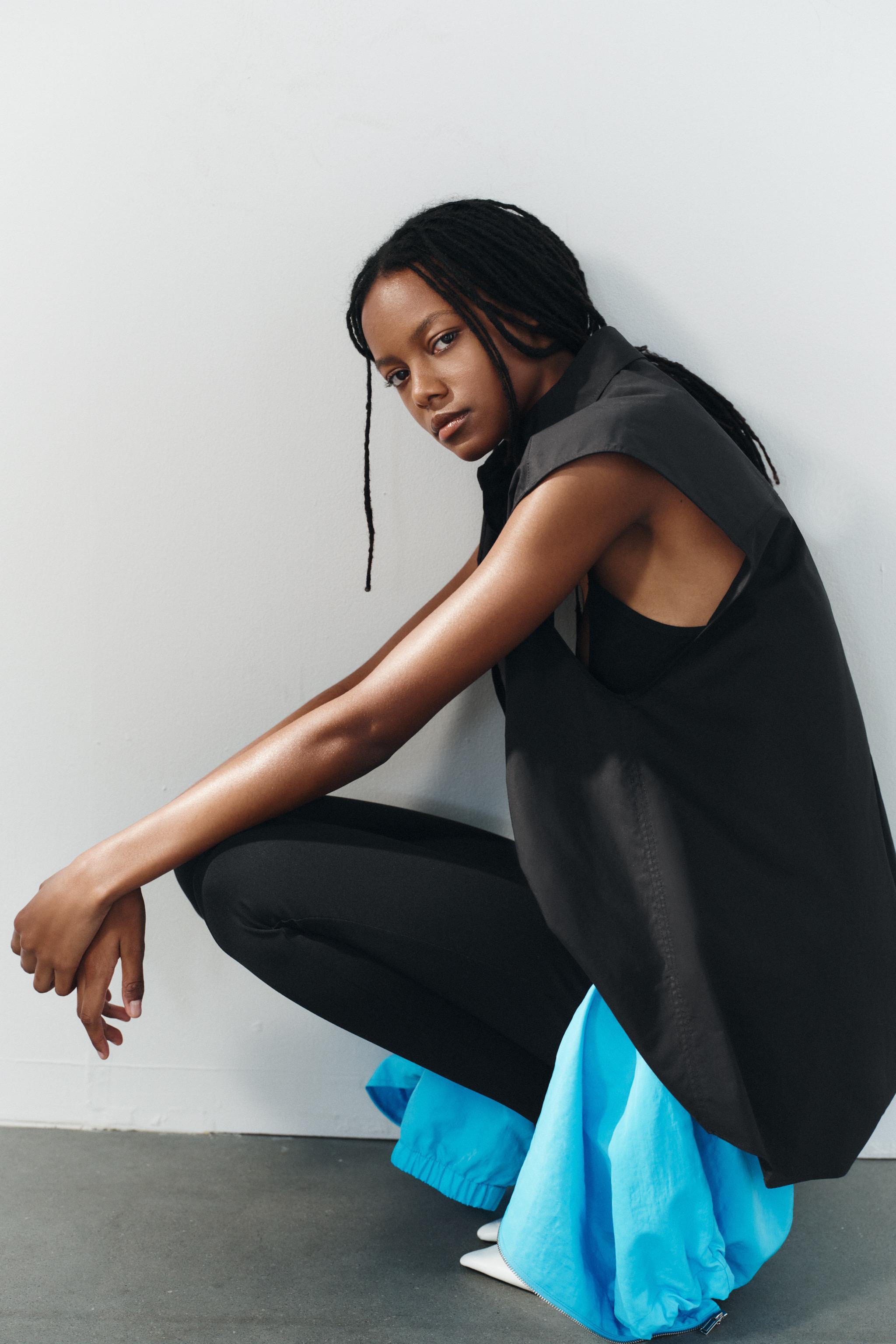 SLEEVELESS POPLIN SHIRT